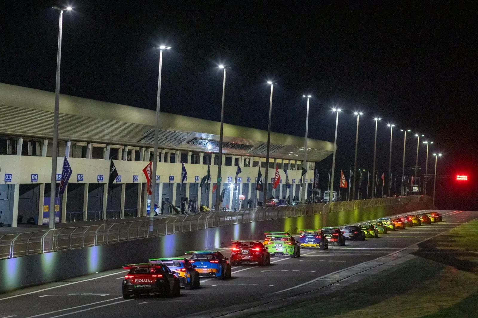 AMG Cup Brasil desembarca em Cascavel com rodada dupla e corridas noturnas